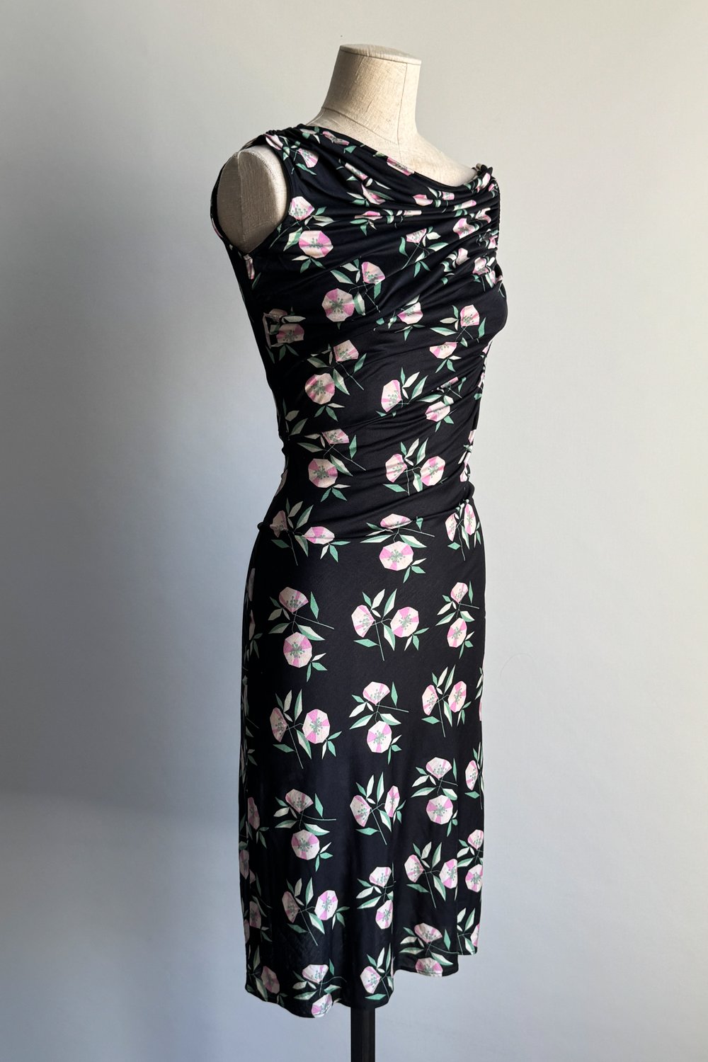 EMERIEU-Gianni-Versace-SS-1998-vintage-black-floral-print-ruched-jersey-midi-dress-2