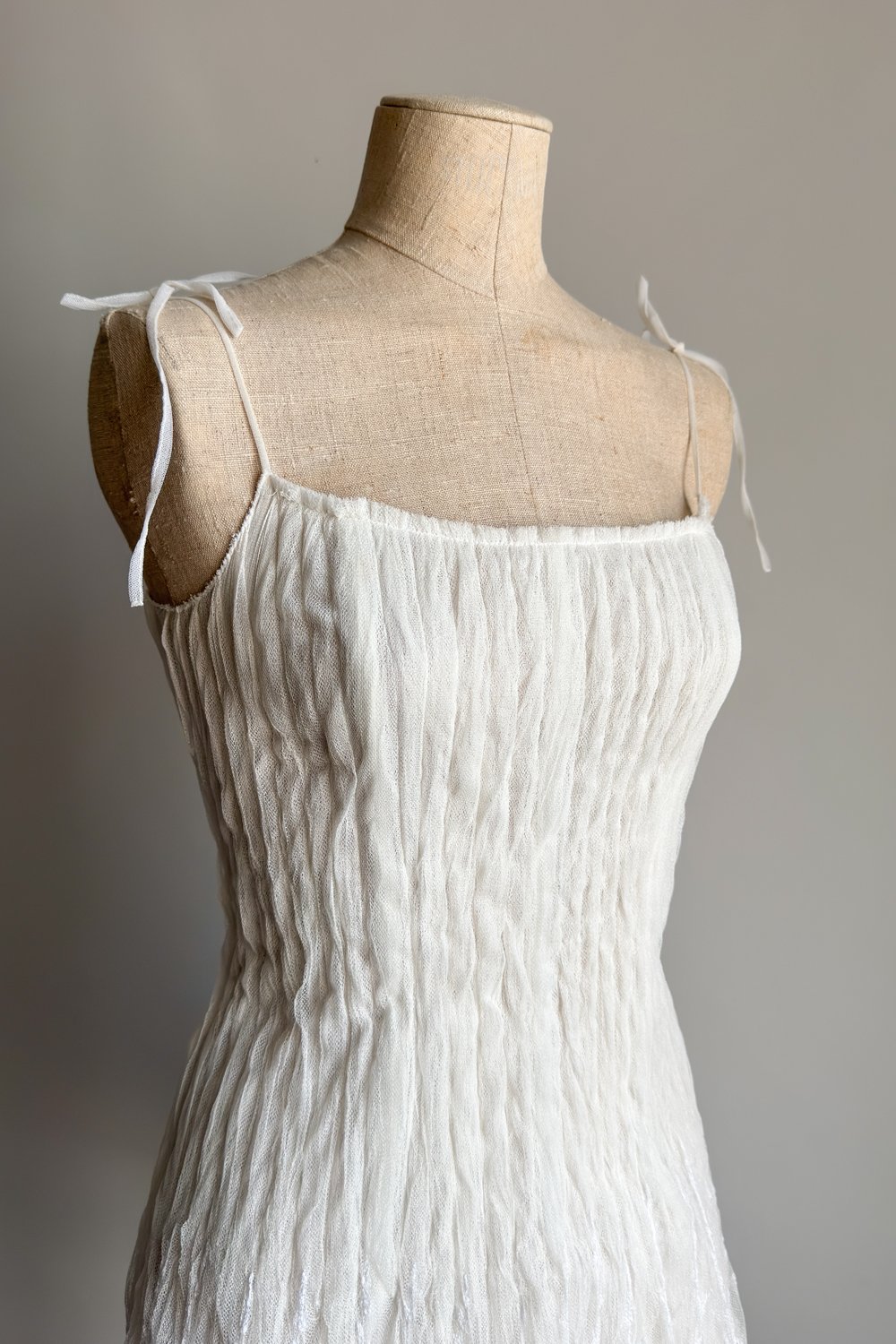 EMERIEU-La-Perla-1990s-vintage-white-lace-mini-dress-5