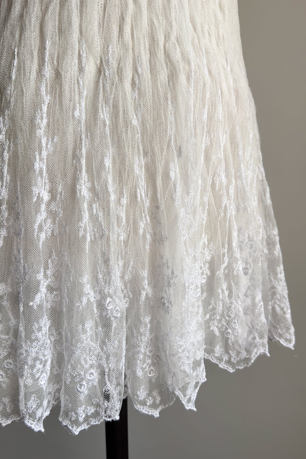 EMERIEU-La-Perla-1990s-vintage-white-lace-mini-dress-8