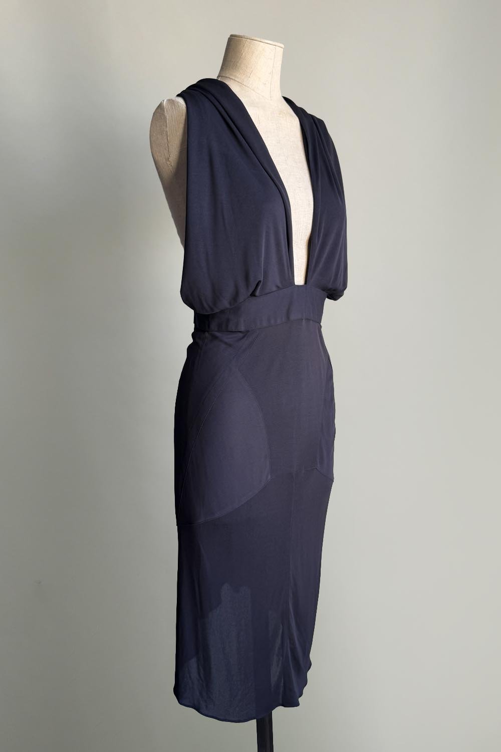 EMERIEU-Alaia-FW-1984-vintage-hooded-dark-blue-midi-dress-2