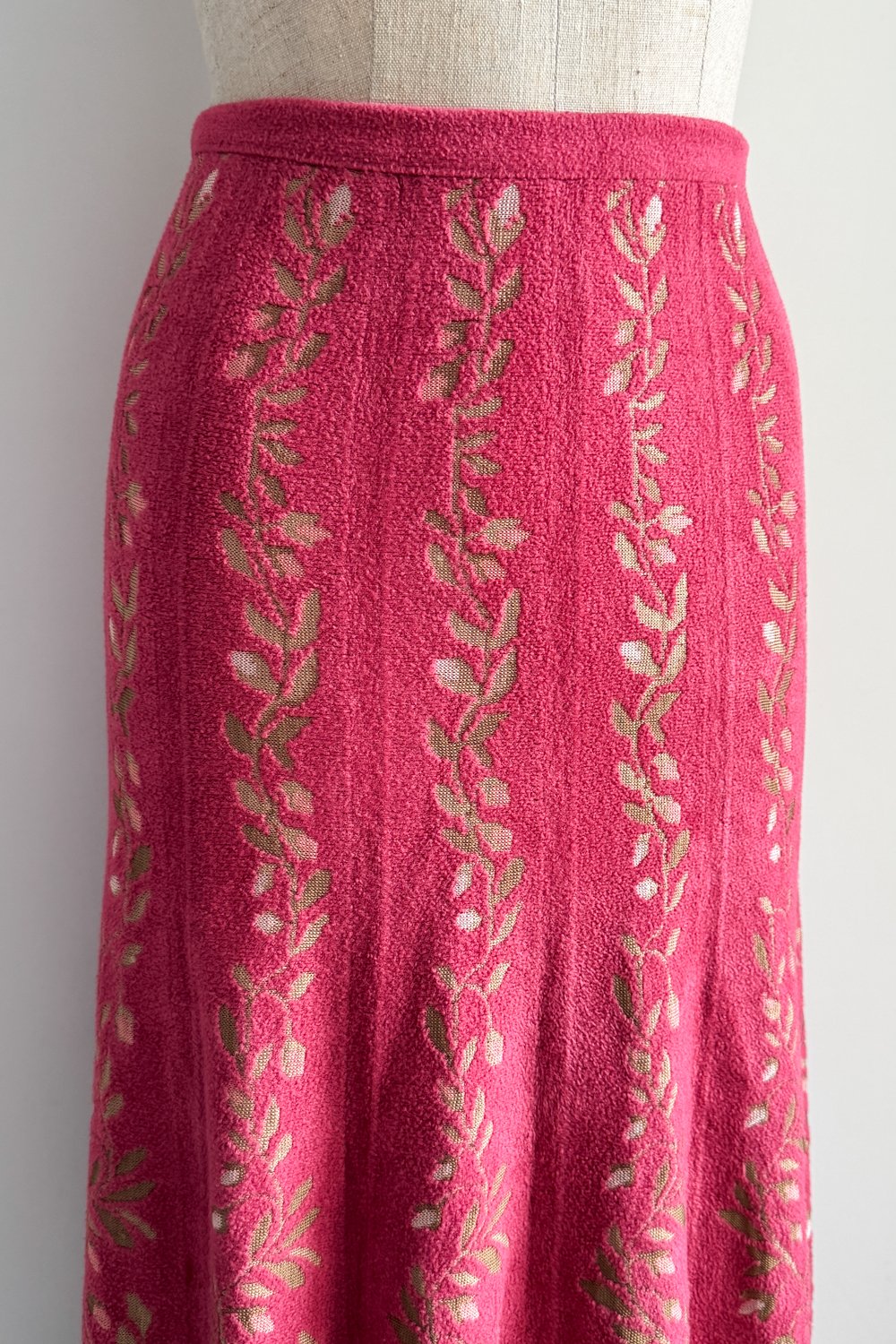 EMERIEU-Alaïa-FW-2000-vintage-pink-floral-jacquard-knit-maxi-skirt-5