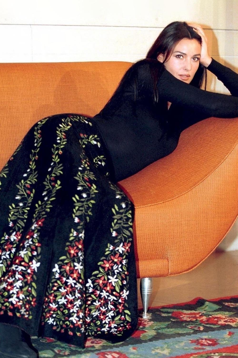 EMERIEU-Alaïa-FW-2000-vintage-pink-floral-jacquard-knit-maxi-skirt-monica-bellucci