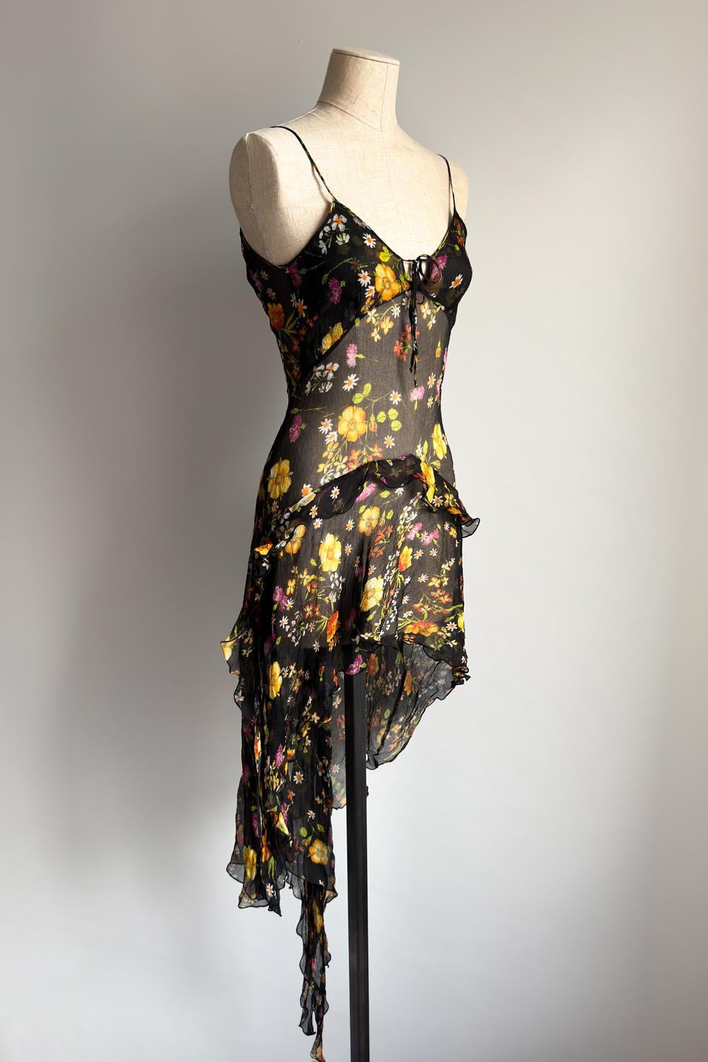 EMERIEU-D&G-Dolce-&-Gabbana-2000s-vintage-black-sheer-floral-print-chiffon-silk-dress-with-train-2