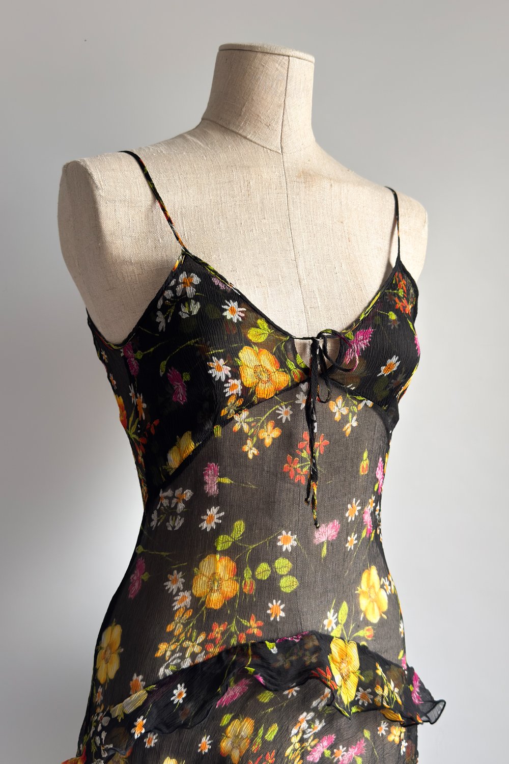 EMERIEU-D&G-Dolce-&-Gabbana-2000s-vintage-black-sheer-floral-print-chiffon-silk-dress-with-train-5