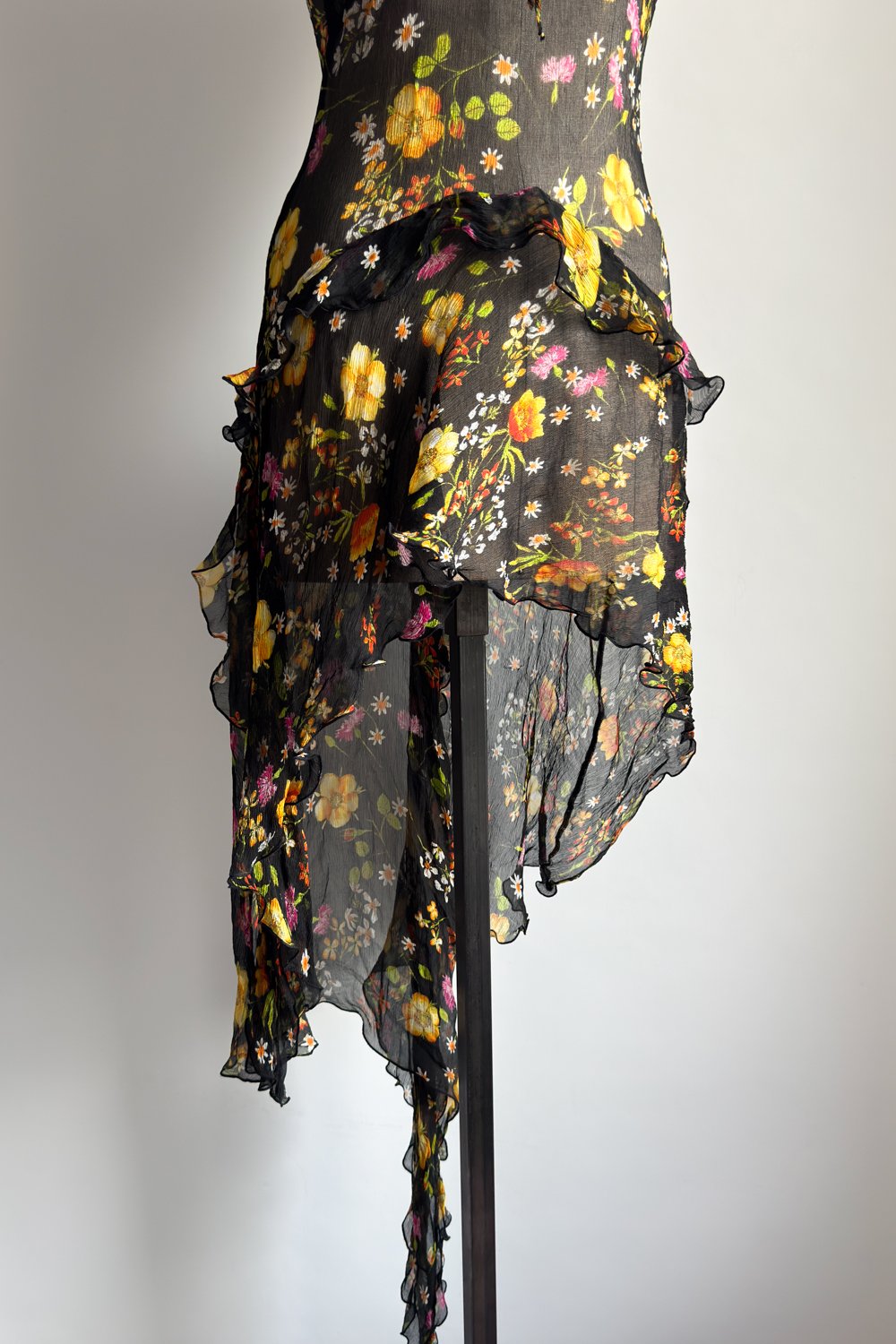 EMERIEU-D&G-Dolce-&-Gabbana-2000s-vintage-black-sheer-floral-print-chiffon-silk-dress-with-train-6
