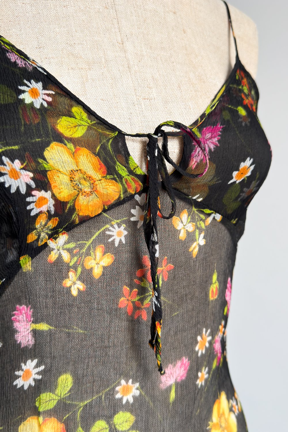 EMERIEU-D&G-Dolce-&-Gabbana-2000s-vintage-black-sheer-floral-print-chiffon-silk-dress-with-train-7