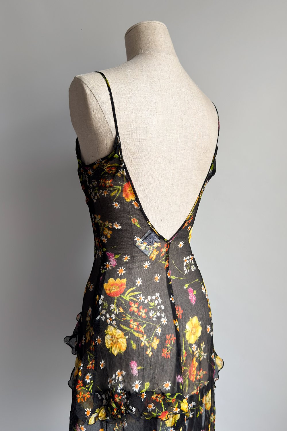 EMERIEU-D&G-Dolce-&-Gabbana-2000s-vintage-black-sheer-floral-print-chiffon-silk-dress-with-train-8