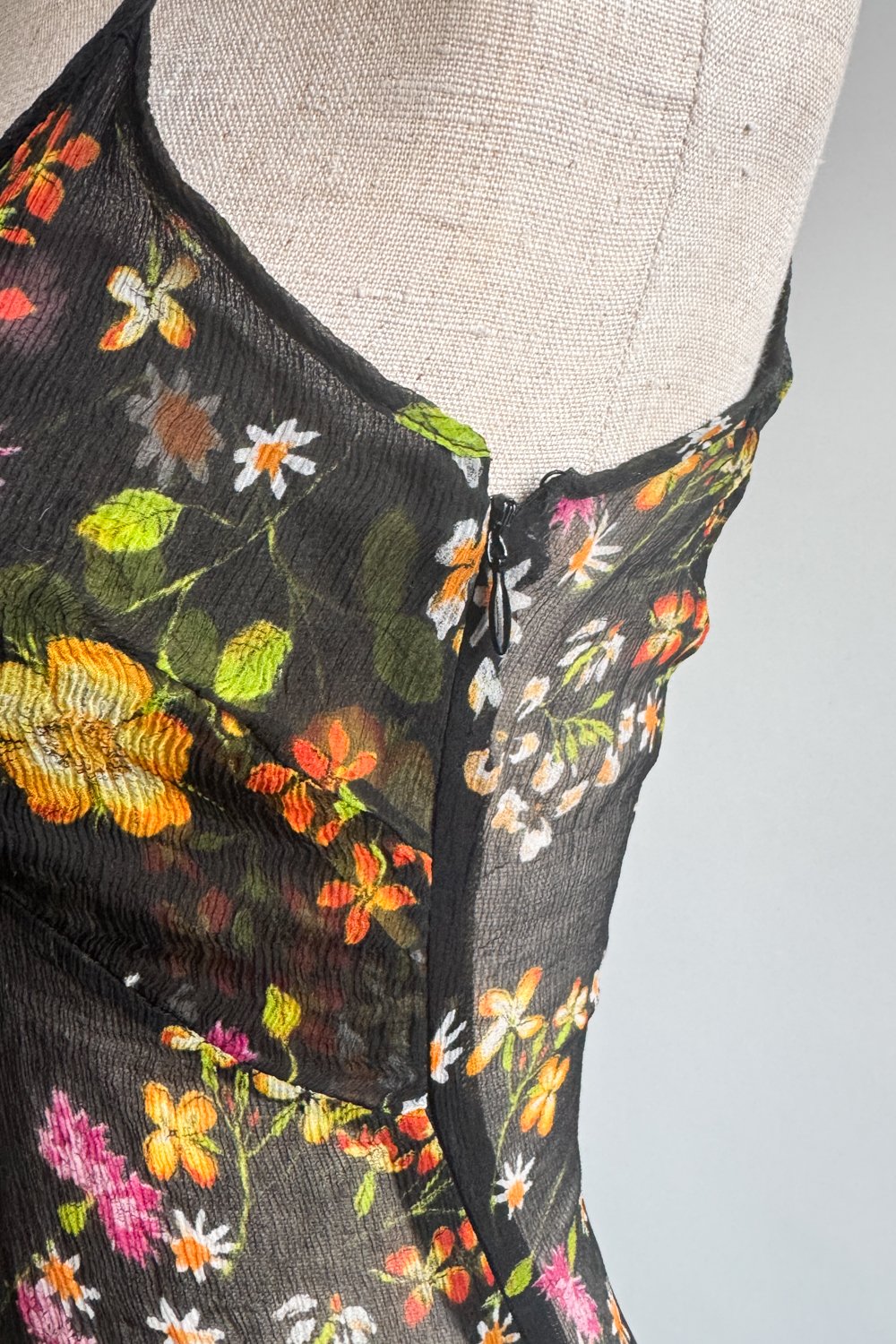 EMERIEU-D&G-Dolce-&-Gabbana-2000s-vintage-black-sheer-floral-print-chiffon-silk-dress-with-train-9