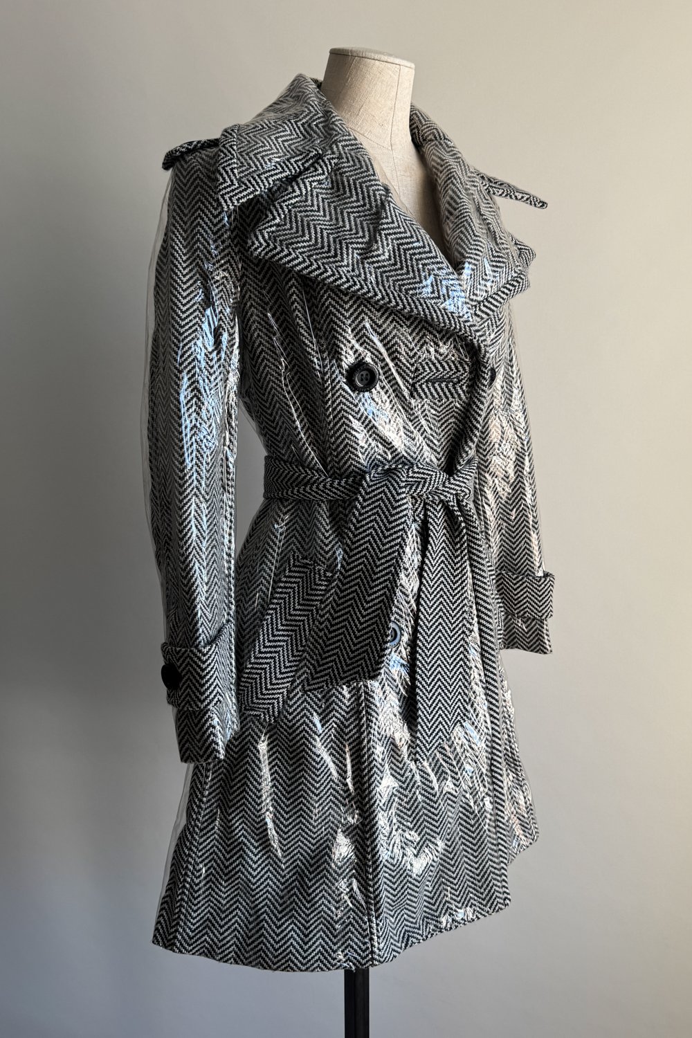 EMERIEU-Dolce-&-Gabbana-FW-1995-vintage-grey-herringbone-wool-trench-coat-with-plastic-overlay-2
