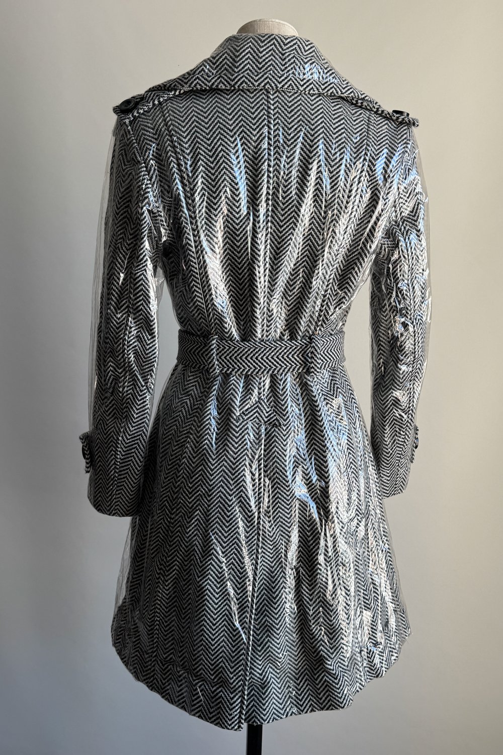 EMERIEU-Dolce-&-Gabbana-FW-1995-vintage-grey-herringbone-wool-trench-coat-with-plastic-overlay-4