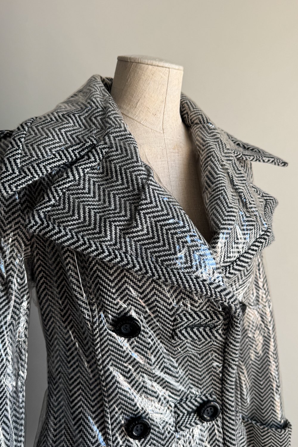 EMERIEU-Dolce-&-Gabbana-FW-1995-vintage-grey-herringbone-wool-trench-coat-with-plastic-overlay-6