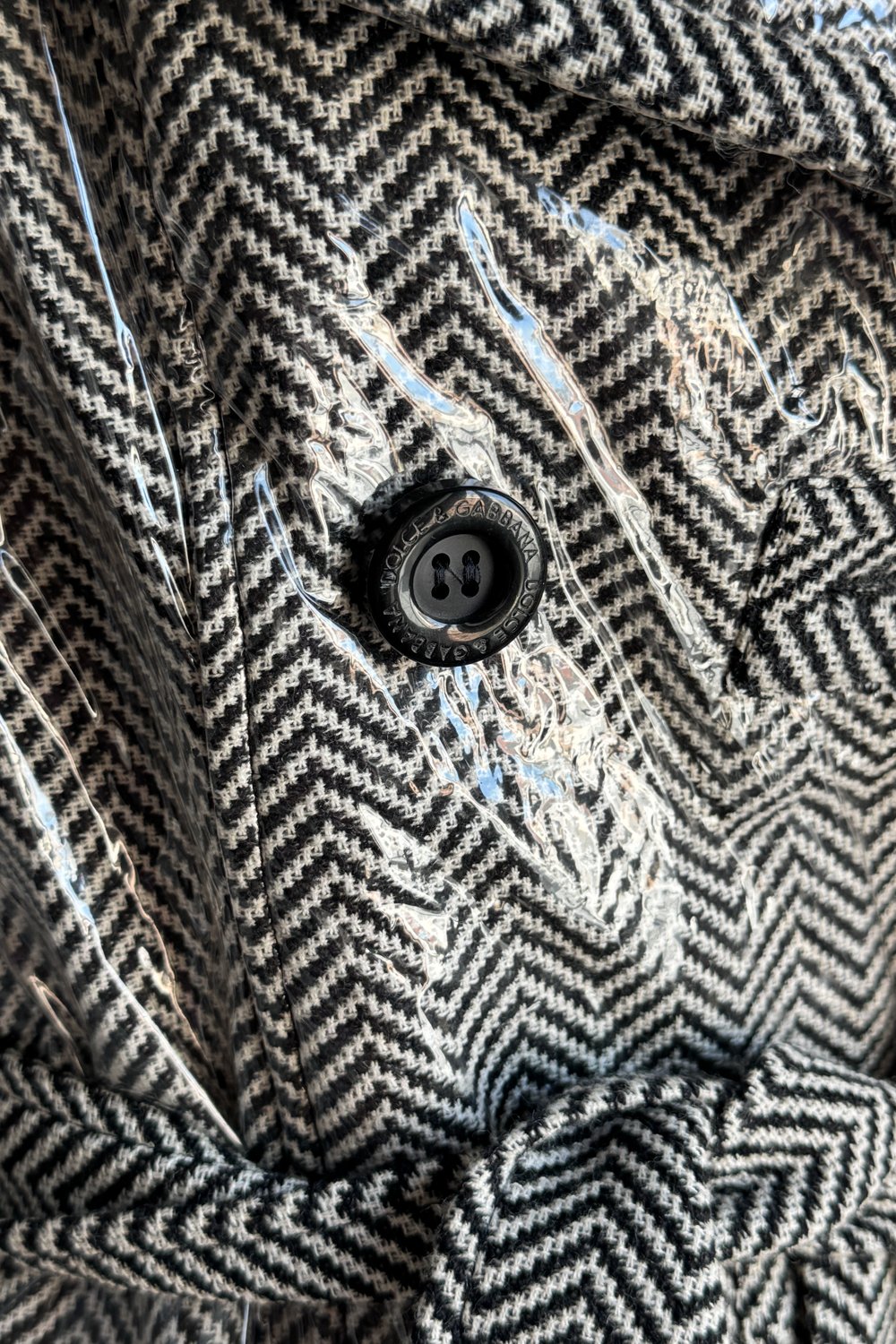 EMERIEU-Dolce-&-Gabbana-FW-1995-vintage-grey-herringbone-wool-trench-coat-with-plastic-overlay-7
