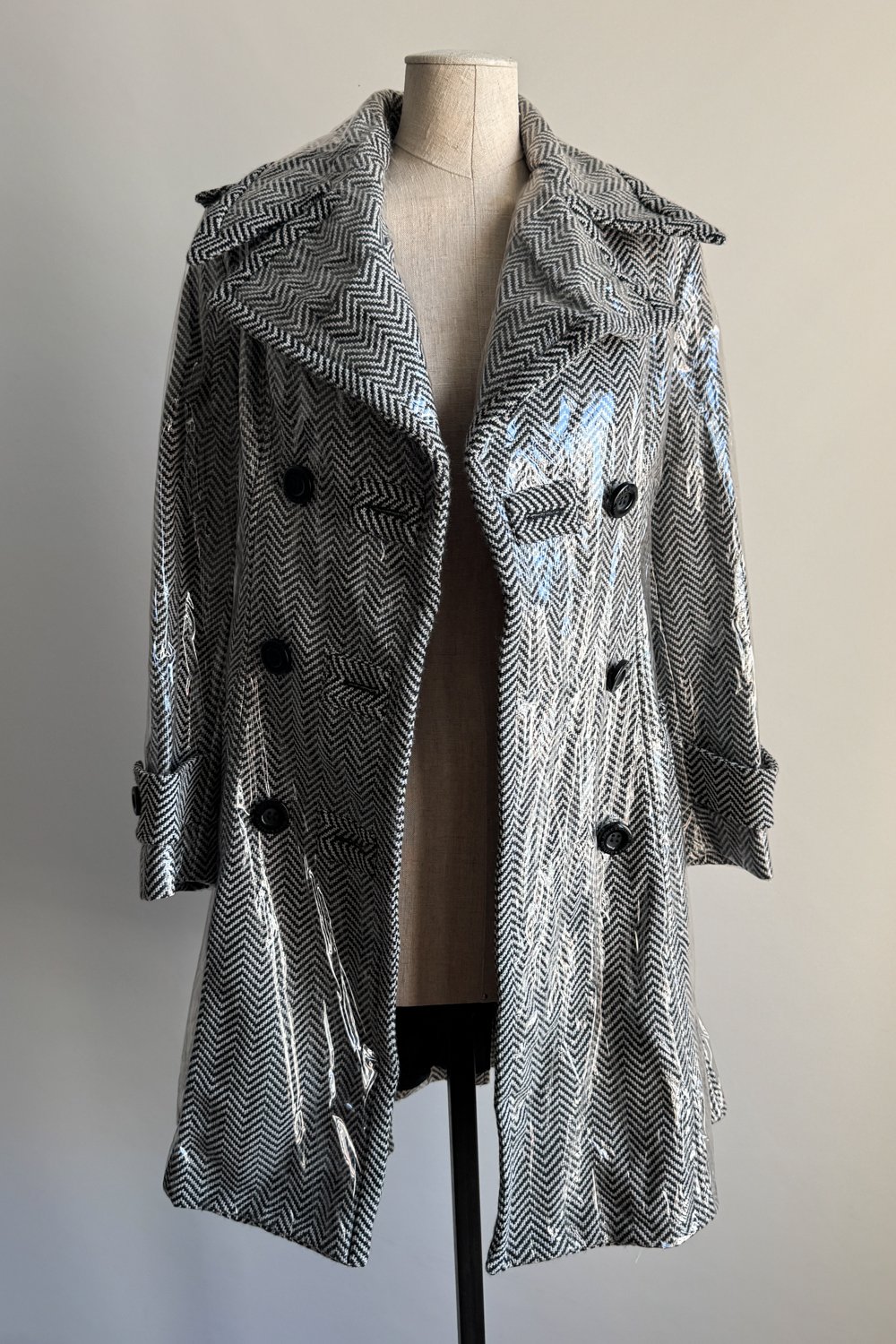 EMERIEU-Dolce-&-Gabbana-FW-1995-vintage-grey-herringbone-wool-trench-coat-with-plastic-overlay-9