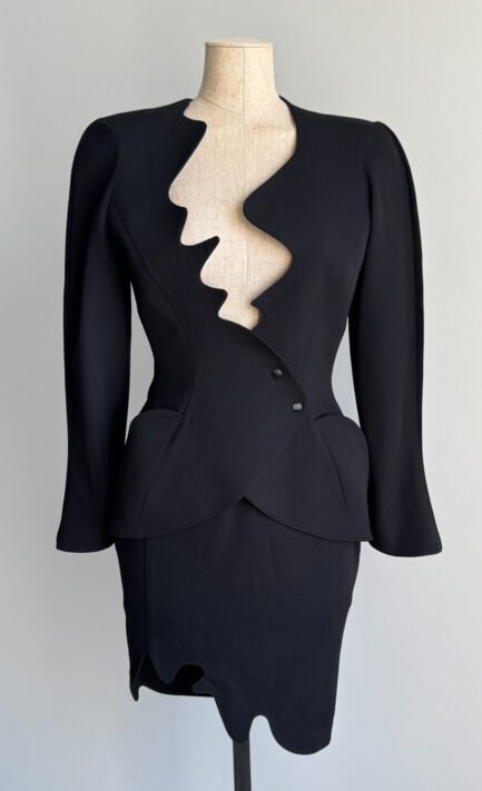 THIERRY MUGLER FW 1989 Sculptural Wave Neckline Suit