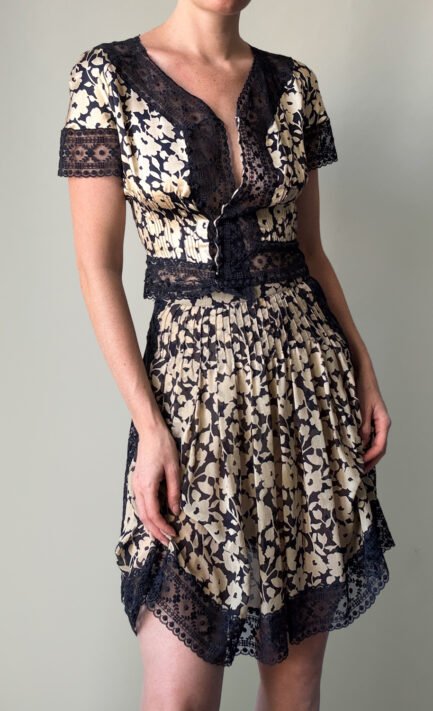VALENTINO 1994 Navy & Cream Floral Silk Blouse & Pleated Skirt Set (S-M)
