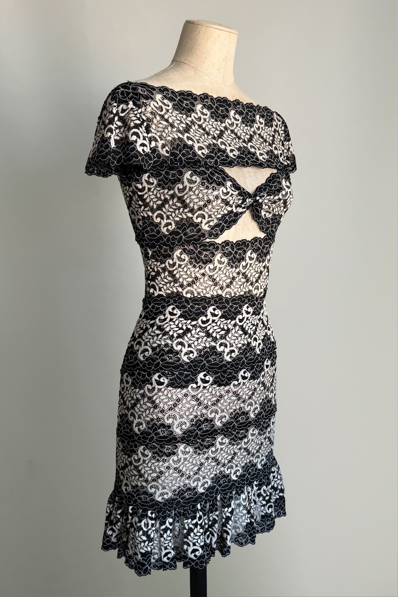 EMERIEU-Chantal-Thomass-SS-1995-vintage-black-and-white-lace-cut-out-set-2