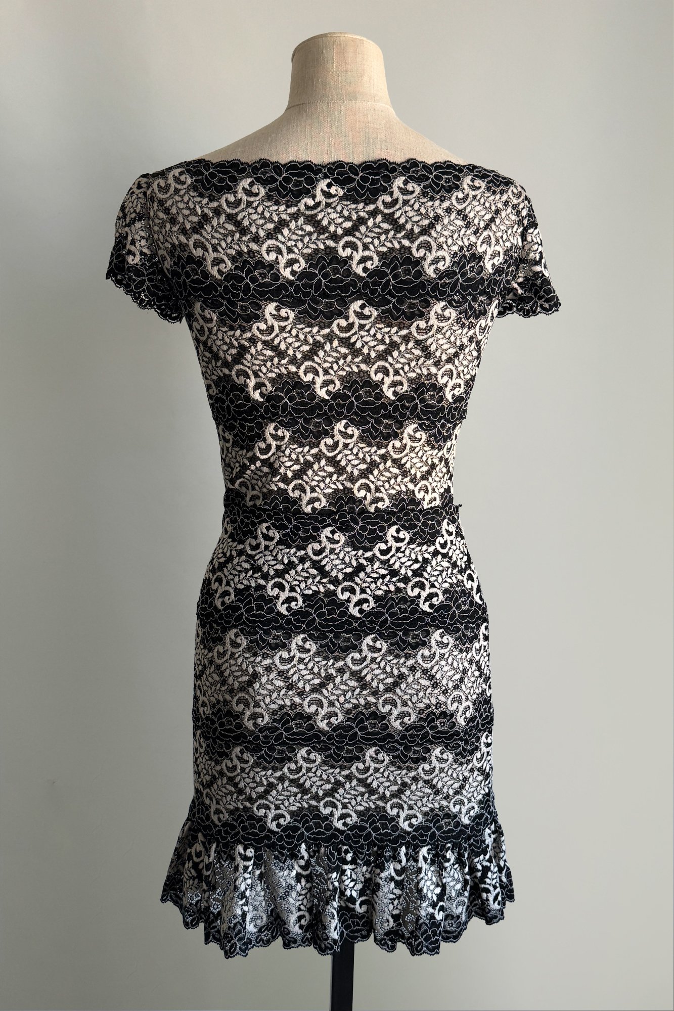 EMERIEU-Chantal-Thomass-SS-1995-vintage-black-and-white-lace-cut-out-set-4