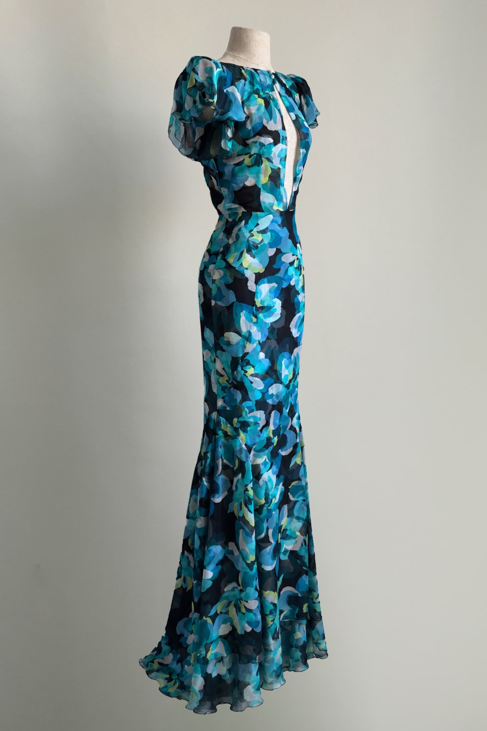 EMERIEU-Gucci-SS-2006-blue-floral-silk-keyhole-opening-maxi-dress-gown-2